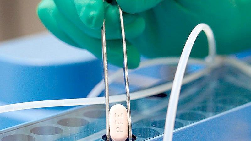 Dieses von Pfizer via AP zur Verfügung gestellte Bild zeigt die vom Unternehmen hergestellten Pillen gegen Covid-19. Foto: Uncredited/Pfizer/dpa