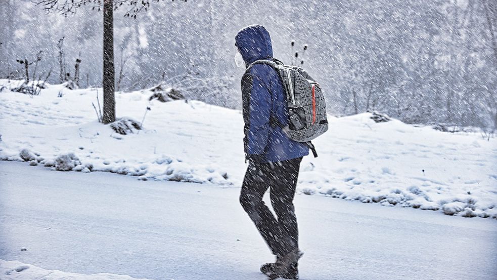 Der Schulweg kann im Winter richtig ungemütlich werden. Symbolfoto: Pixabay