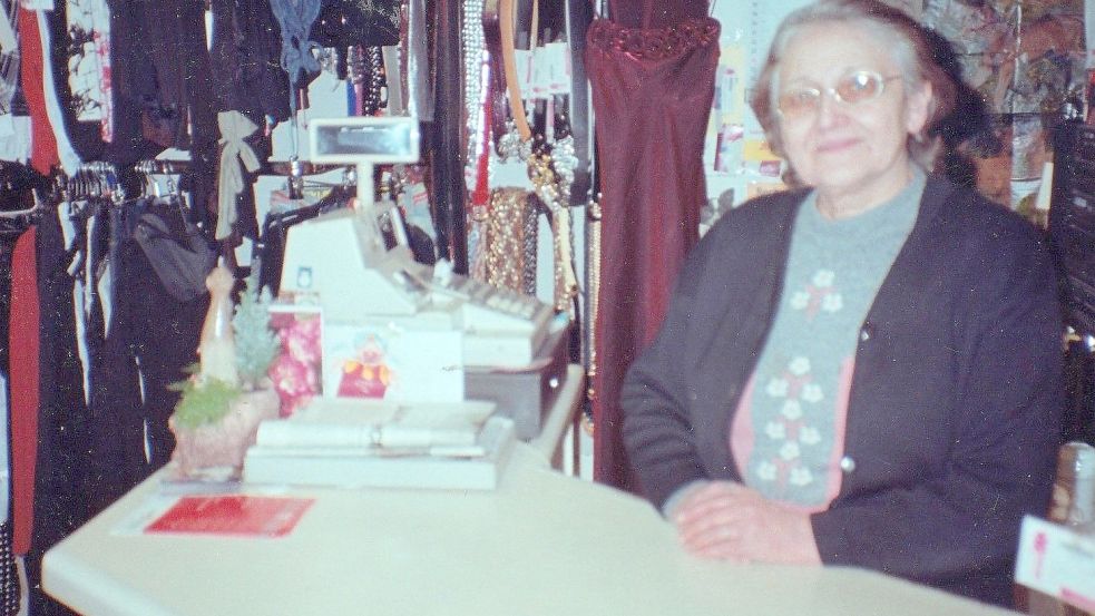 17 Jahre lang war Pervin Gültekin selbstständig. Sie hatte in der Leeraner Fußgängerzone ein Geschäft für junge Mode. Foto: privat