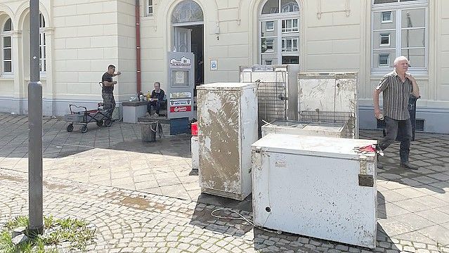 Die gesamten Küchengeräte des Talbahnhofs wurden durch die Flut zerstört. Foto: Talbahnhof