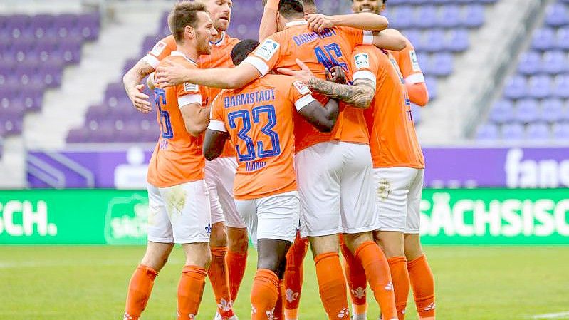 Der SV Darmstadt 98 kam im Erzgebirge zu einem 2:1-Auswärtserfolg. Foto: Robert Michael/dpa-Zentralbild/dpa