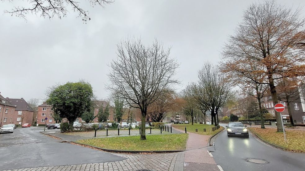 Auf dem Grundstück zwischen Medmann- (links) und Ringstraße soll ein Parkhaus entstehen. Foto: Hanssen