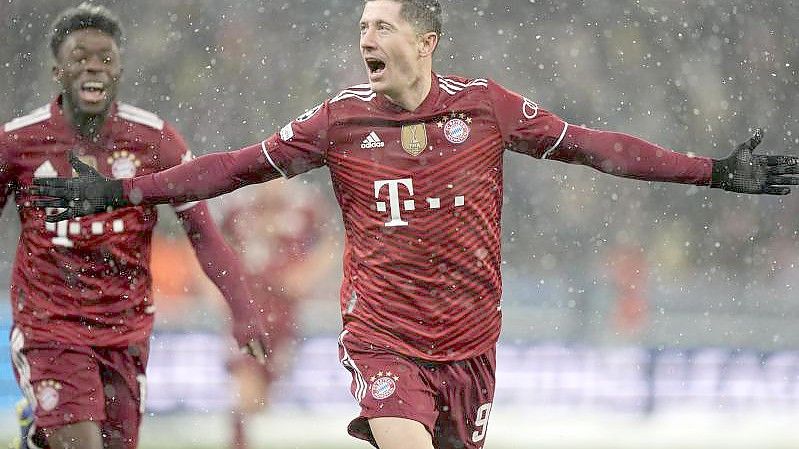 In der laufenden Saison steht Robert Lewandowski bei 25 Treffern in 20 Spielen. Foto: Efrem Lukatsky/AP/dpa/Archivbild