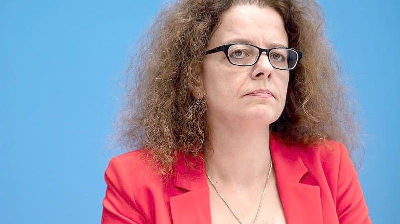 Der kräftige Anstieg der Teuerungsraten dürfte nach Einschätzung von EZB-Direktorin Isabel Schnabel bald beendet sein. Foto: Bernd von Jutrczenka/dpa