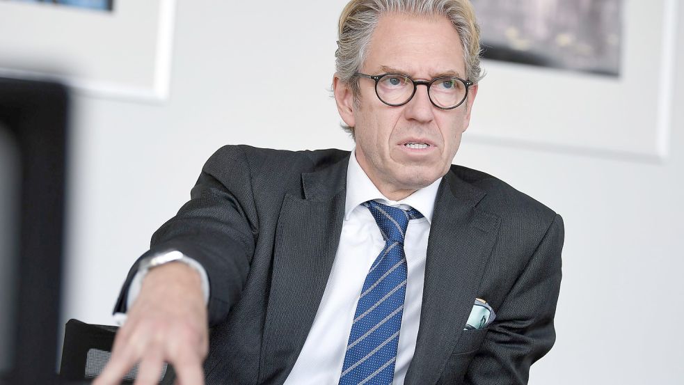 Andreas Gassen, Chef der Kassenärztlichen Bundesvereinigung (KBV), beklagt einen „unverzeihlichen“ Impfstoffmangel. Foto: Britta Pedersen / dpa