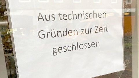 Das Testzentrum im ehemaligen Gebäude der C&A-Filiale an der Neutorstraße ist seit Donnerstag geschlossen. Am Samstagvormittag soll es aber wieder öffnen. Foto: Tomé