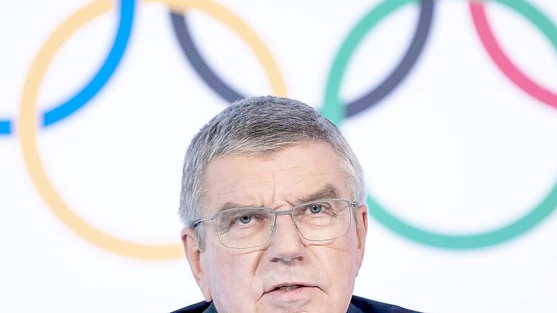 Trotz der herben Kritik im Fall Peng Shuai will IOC-Chef Thomas Bach nicht von seiner Linie abweichen. Foto: Jean-Christophe Bott/KEYSTONE/dpa