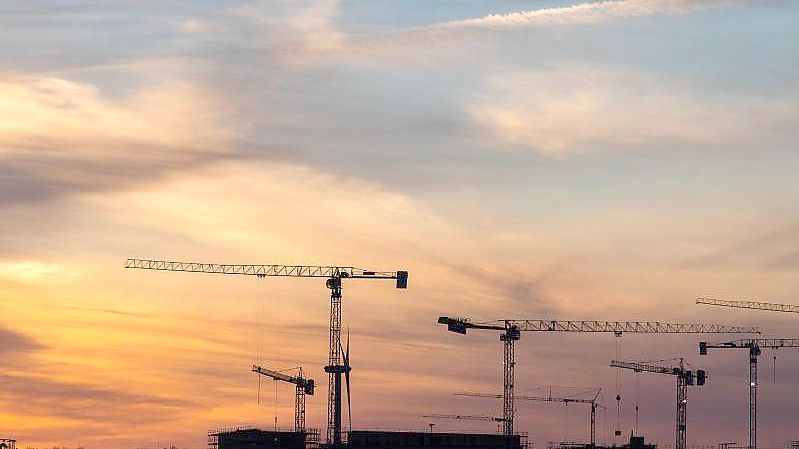 Der Gebäudesektor ist eine Klima-Dauerbaustelle. Foto: Julian Stratenschulte/dpa