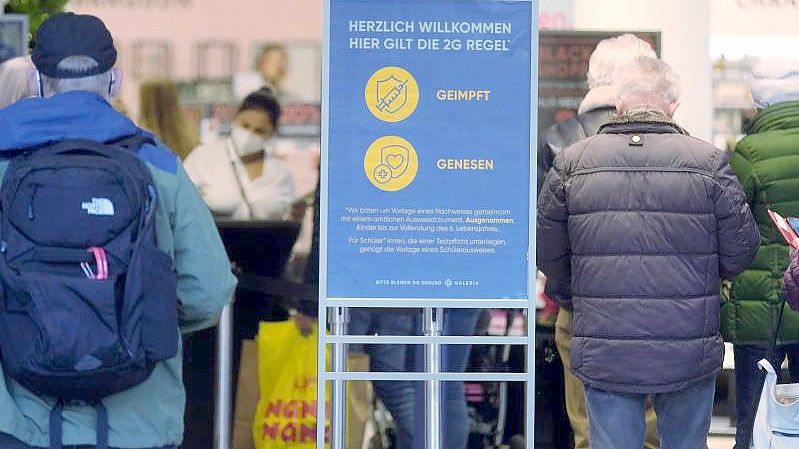 Im Einzelhandel dürfen nur noch Geimpfte und Genesene einkaufen. Foto: Sebastian Willnow/dpa-Zentralbild/dpa