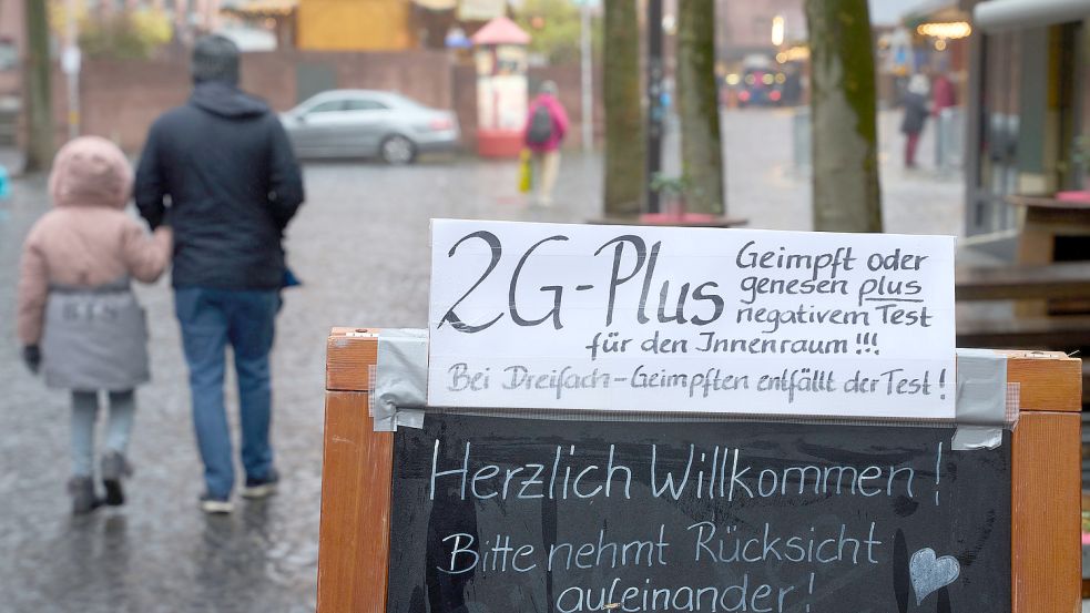 Auch in Niedersachsen gilt in vielen Bereichen die 2Gplus-Regel. Das Land schafft allerdings Ausnahmen - gut so. Foto: Thomas Frey/dpa