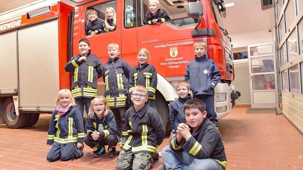 Die Kinder sind stolz auf ihre Ausrüstung – auch wenn sie schon in die Jahre gekommen ist. Foto: Ortgies