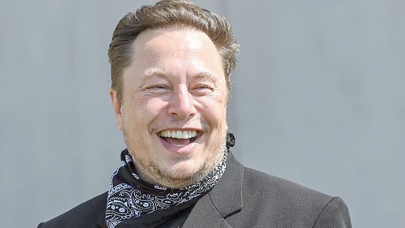 Tesla-Chef Elon Musk bei einem Besuch der Gigafactory in Grünheide. Foto: Patrick Pleul/dpa-Zentralbild/dpa