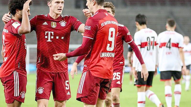 Bayern München hat die vielen Ausfälle im Mittelfeld problemlos kompensiert und beim VfB Stuttgart souverän mit 5:0 gesiegt. Foto: Tom Weller/dpa