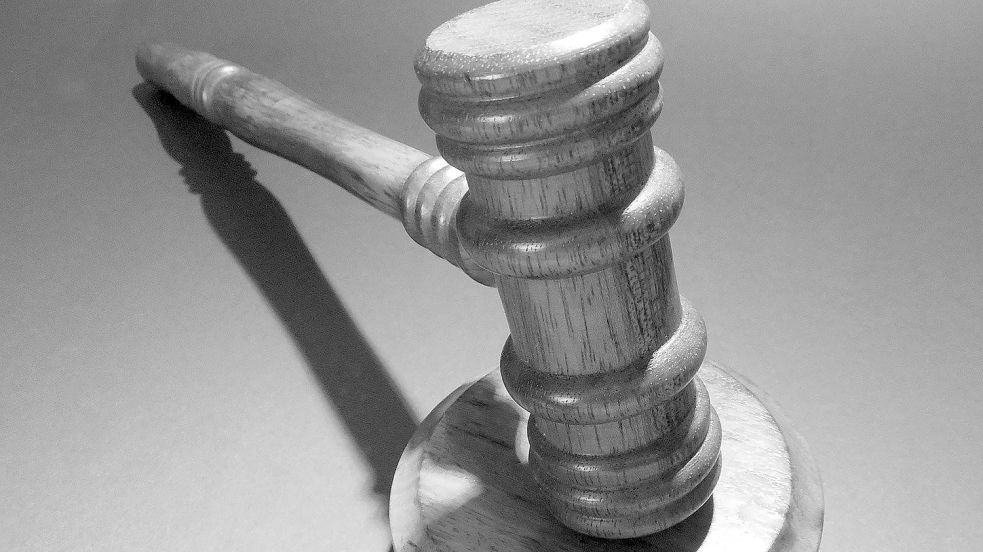 Der Hammer ist gefallen: Der SV Neufirrel hat mit seinem Protest wegen eines nicht gegeben Wiederholungselfmeters auch vor dem Bezirkssportgericht keinen Erfolg. Symbolfoto: Pixabay