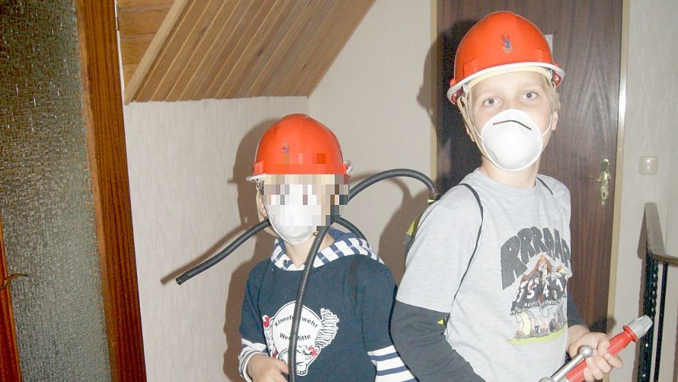 Sönke Onken (rechts) erinnert sich gerne an die Zeit in der Kinderfeuerwehr zurück. Foto: privat
