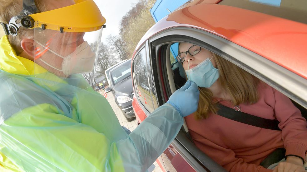 Test- und sogar Impfzentren im Drive-in-System gibt es bislang in der Gemeinde Friedeburg keine. Bald schon sollen aber hier erste Corona-Schnelltests bequem im eigenen Auto gemacht werden. Foto: Archiv/Ortgies