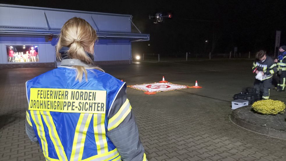 Die Feuerwehr suchte in Upgant-Schott nach einem verletzten Mann. Foto: Feuerwehr