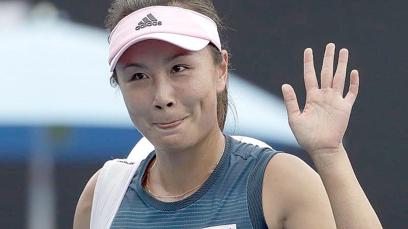 Die chinesische Tennisspielerin Peng Shuai fühlt sich nach ihren Worten missverstanden. Foto: Mark Schiefelbein/AP/dpa