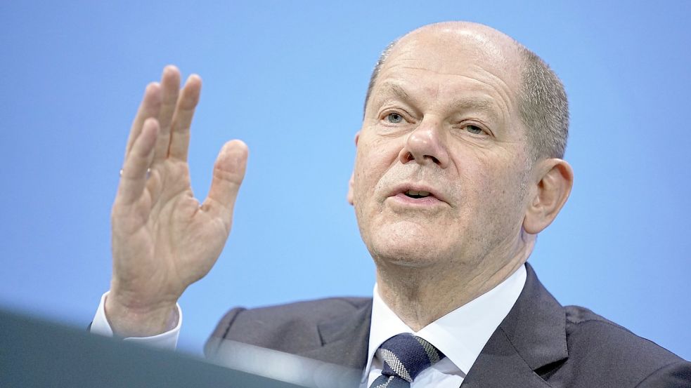 Findet er die richtige Antwort auf die sich Omikron-Welle? Bundeskanzler Olaf Scholz (SPD) bei der Bund-Länder-Schalte mit den Ministerpräsidenten. Foto: Foto: dpa/Michael Kappeler