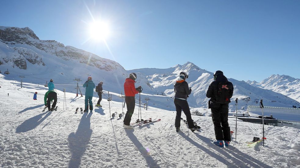 Im österreichischen Wintersportort Ischgl hat die Skisaison begonnen. Foto: Karl-Josef Hildenbrand/dpa