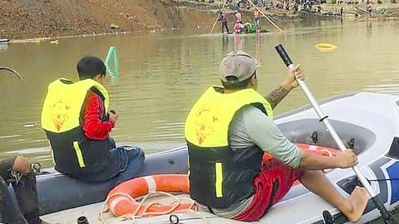Nach einem Erdrutsch in einem Jade-Bergwerk im Norden Myanmars werden nach Angaben von Einsatzkräften und Augenzeugen vermutlich bis zu 100 Menschen vermisst. Foto: -/AP/dpa