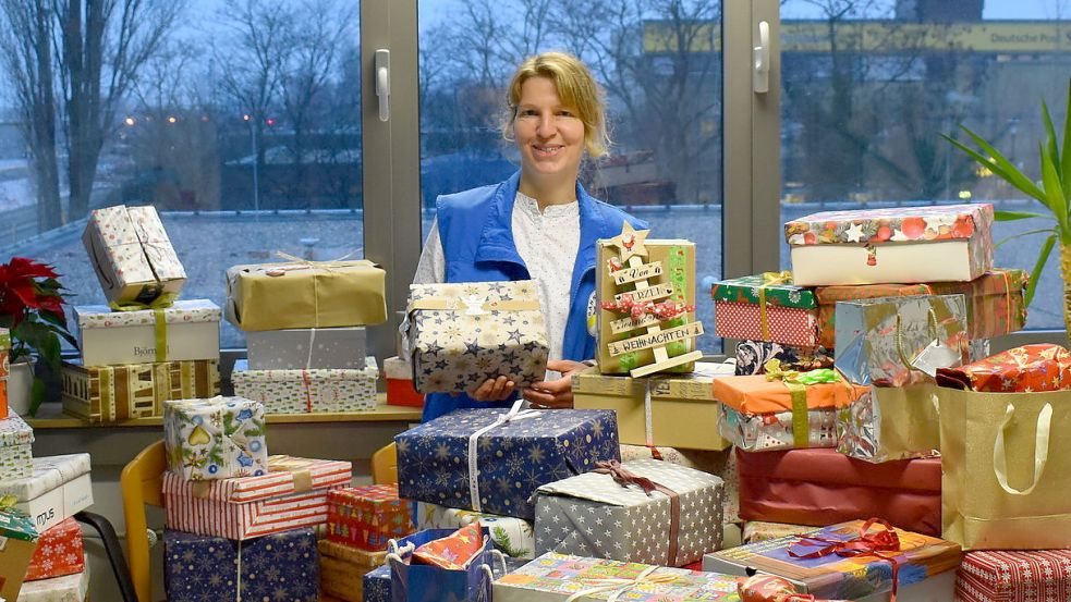 Heike Lieke war schon im vergangenen Jahr begeistert von der Spendenbereitschaft der Emder. Foto: Archiv/Hanssen