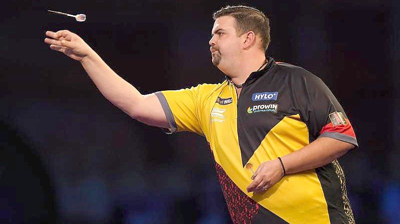 Steht nach seinem 3:0-Sieg über Lewy Williams in der Runde der letzten 32: Gabriel Clemens. Foto: Adam Davy/PA Wire/dpa