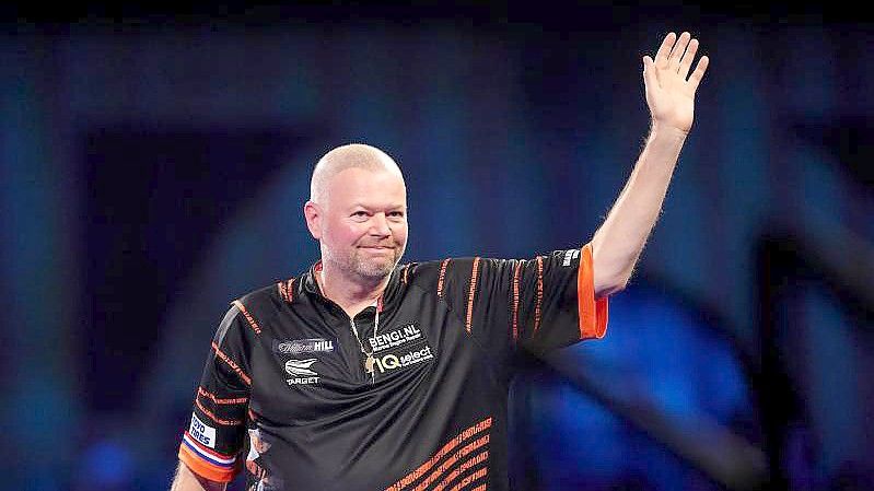 Erst WM-Aus, dann positiv auf Corona getestet: Ex-Darts-Weltmeister Raymond van Barneveld. Foto: Zac Goodwin/PA Wire/dpa