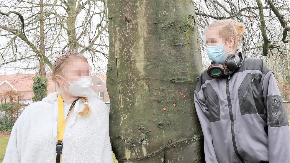 Miriam (19) und Lena (18, Namen geändert) stellen uns ihren Weg ins Berufsleben vor. Foto: Böning