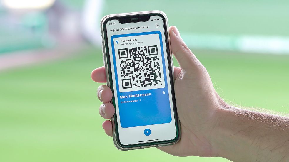 Unter anderem in der CovPass-App gibt es Verbesserungsbedarf. Symbolfoto: foto2press/imago