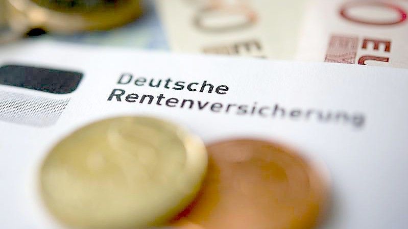 Aus Sicht der Rentenversicherung gibt es in Sachen künftige Rente keinen Grund für Schwarzmalerei. Foto: Marijan Murat/dpa/dpa-tmn