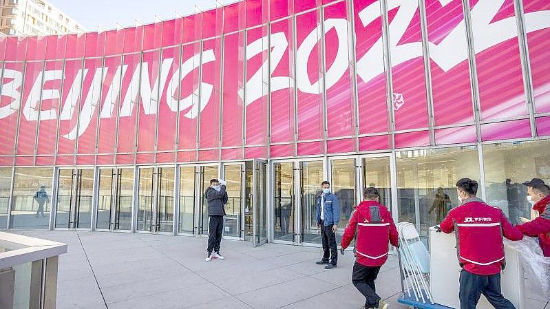 Im Februar stehen die Olympischen Winterspiele in Peking auf dem Terminplan. Foto: Mark Schiefelbein/AP/dpa