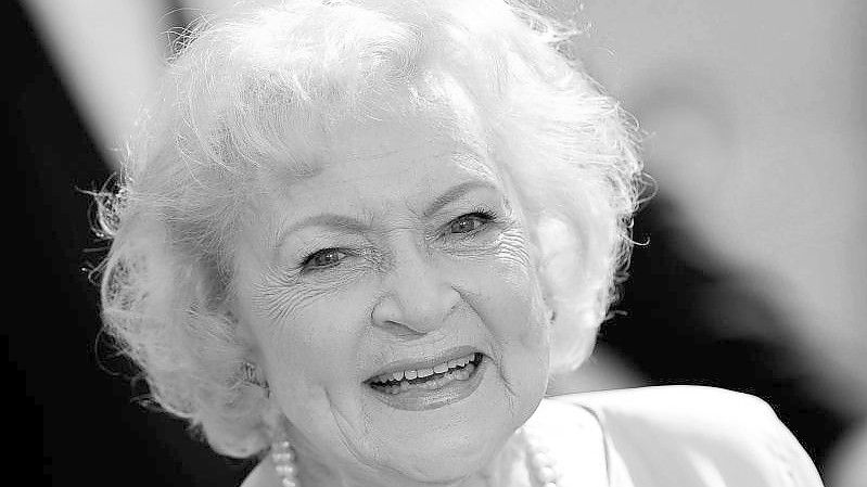 Die US-Schauspielerin Betty White ist kurz vor ihrem 100. Geburtstag gestorben. Foto: Paul Buck/EPA FILE/dpa