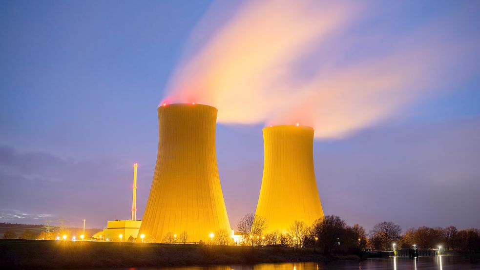 Nach rund 36 Jahren ist das Kernkraftwerk im Weserbergland bei Hameln endgültig vom Netz. Das ist Teil der Energiewende in Deutschland. Jetzt will die EU-Kommission Atomkraftwerke als Produzent grüner Energie einstufen. Foto: Julian Stratenschulte