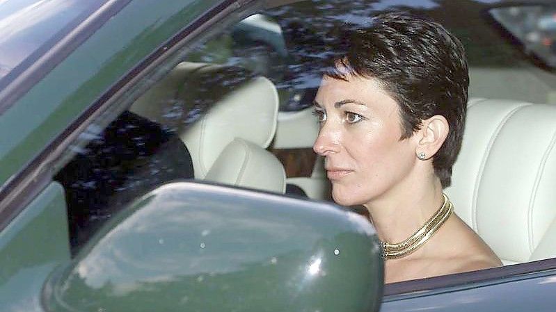 Die Ex-Partnerin des verstorbenen US-Multimillionärs Epstein, Ghislaine Maxwell, ist wegen Sexualverbrechen schuldig gesprochen worden. Foto: Chris Ison/PA Wire/dpa