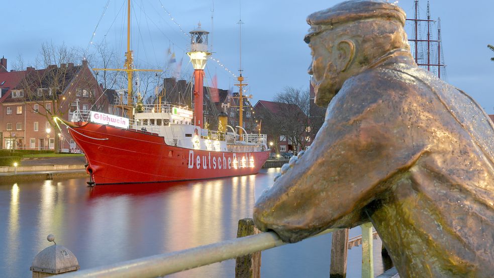 Das Emder Feuerschiff wird im Juni Schauplatz eines rätselhaften Sabotageaktes. Offenbar soll es zum Kentern gebracht werden. Foto: Ortgies