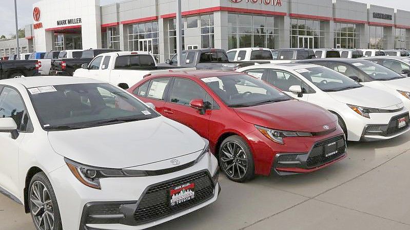 Mit rund 2,3 Millionen verkauften Autos im Jahr 2021 erobert Toyota die Marktführerschaft in den USA. Foto: Rick Bowmer/AP/dpa