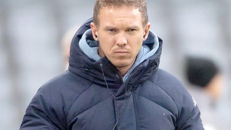 Hat zahlreiche Corona-Fälle in seinem Team: Bayern-Coach Julian Nagelsmann. Foto: Sven Hoppe/dpa