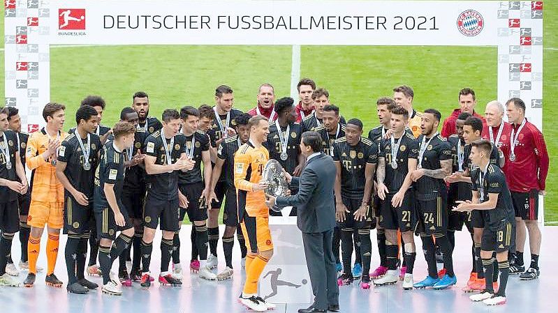 Der Rückrundenstart der Fußball-Bundesliga wird wegen Corona kräftig durcheinandergewirbelt. Noch ist aber kein Spiel abgesagt. Foto: Sven Hoppe/dpa
