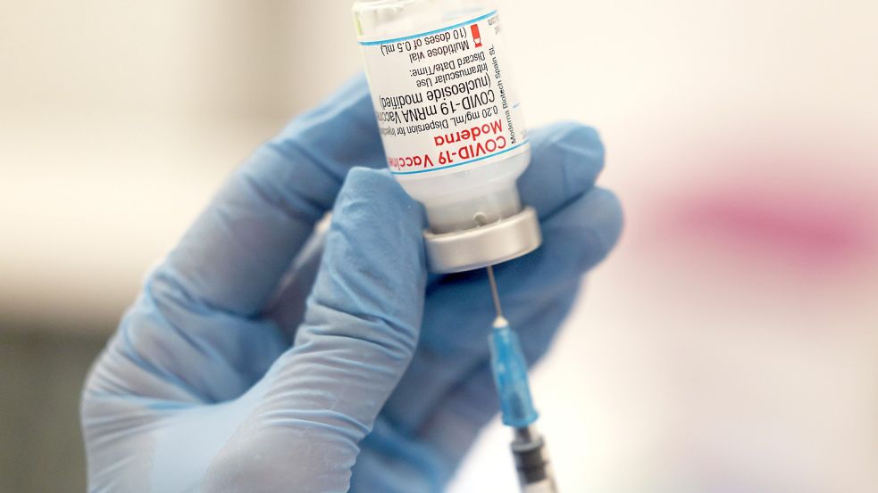Nach 123 Millionen Impfungen in Deutschland geben die Behörden Entwarnung: Bei keinem der verwendeten Impfstoffe habe sich ein „Risikosignal“ ergeben. Foto: Oliver Berg / dpa