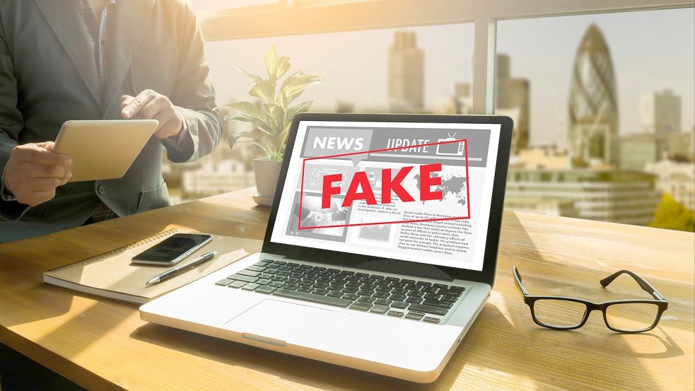 Desinformationen, verzerrte Darstellungen und Behauptungen ohne Faktenbasis, oft zusammengefasst unter dem Begriff Fake News, sind grade auf sozialen Netzwerken weit verbreitet. Foto: imago images/duiwoy55