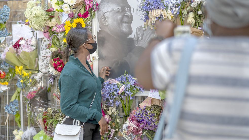 In Südafrika haben viele Menschen von Desmond Tutu Abschied genommen. Foto: Delay/dpa