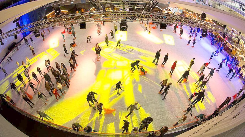 Die Ostfriesen müssen in diesem Winter auf das große Eissport-Spektakel in der Emder Nordseehalle verzichten. Foto: J. Doden/Archiv