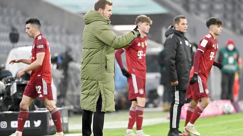 Münchens Cheftrainer Julian Nagelsmann ist mit dem Ergebnis unzufrieden. Foto: Sven Hoppe/dpa