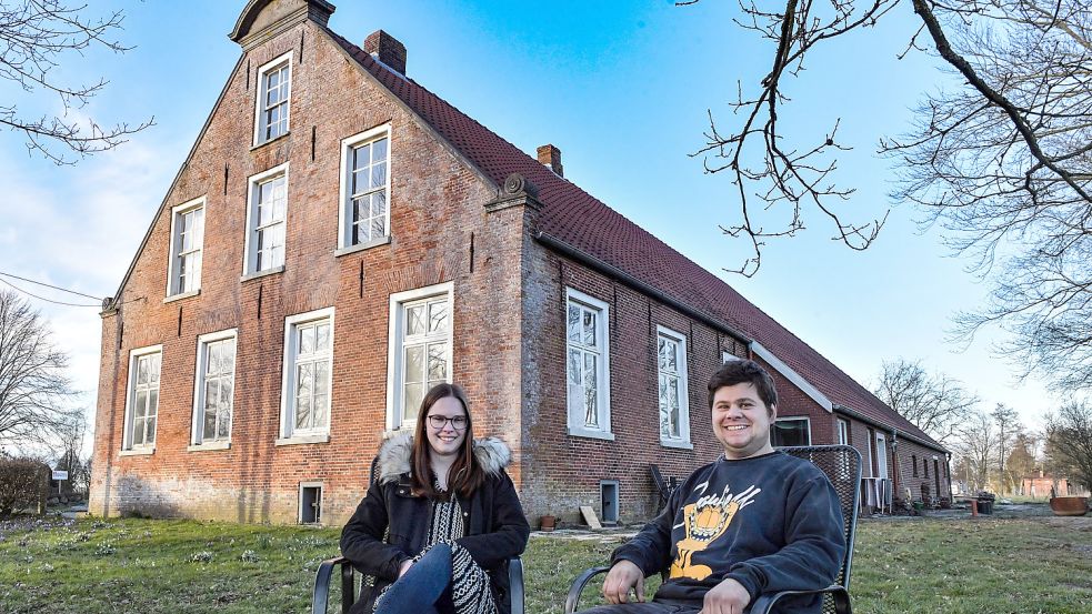 Der Gulfhof von Vanessa und Moritz Messerer in Westgroßefehn. Das Gebäude nennen die beiden auch das Kapitänshaus. Foto: Ortgies