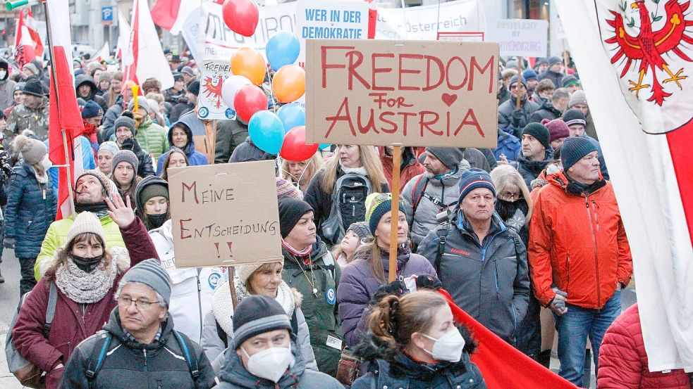 Eine Demonstration gegen die Corona-Impfpflicht am 9. Januar in Innsbruck, Österreich. Foto: imago images/Michael Kristen