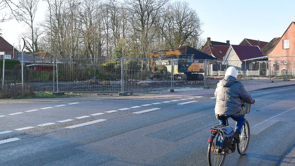 Vomehemaligen Dorfkrug in Loppersum ist nichts mehr zu sehen. Foto: Wagenaar