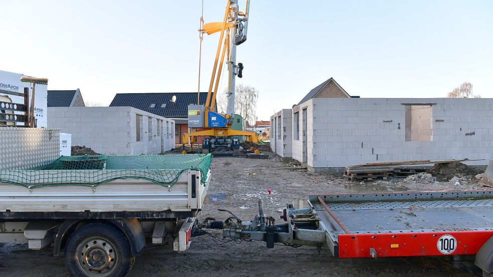 Am Alter Heerweg in Hinte ist der Baufortschritt für neue günstige und zum Teil barrierefreie Wohnungen schon zu sehen. Foto: Wagenaar