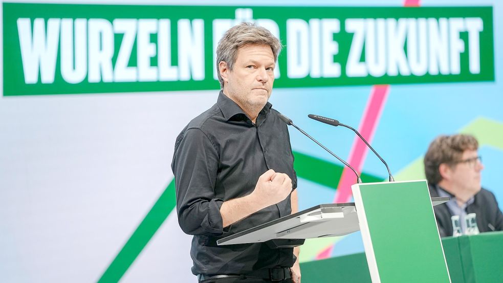 Wirtschafts- und Klimaschutzminister Robert Habeck (Grüne) will den Windkraft-Turbo zünden. Foto: Kay Nietfeld / dpa