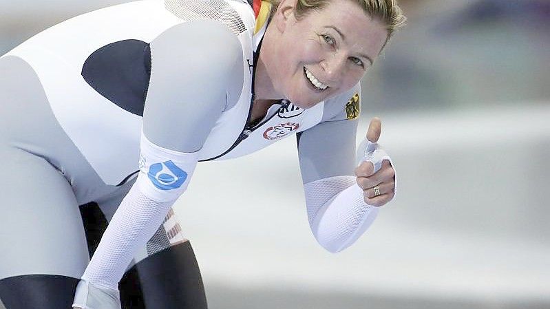 Eisschnellläuferin Claudia Pechstein wird zum achten Mal an Olympischen Winterspielen teilnehmen. Foto: Rick Bowmer/AP/dpa